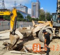 www.22jb.com操逼高温下的坚守｜道路建设者用汗水铺就畅通路